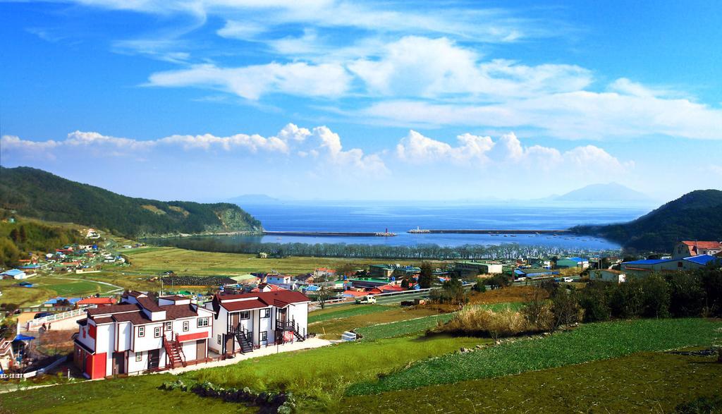 Bluesean Pension Namhae Exterior foto
