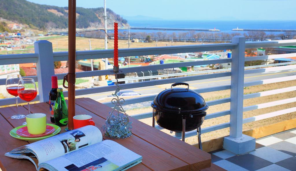 Bluesean Pension Namhae Exterior foto