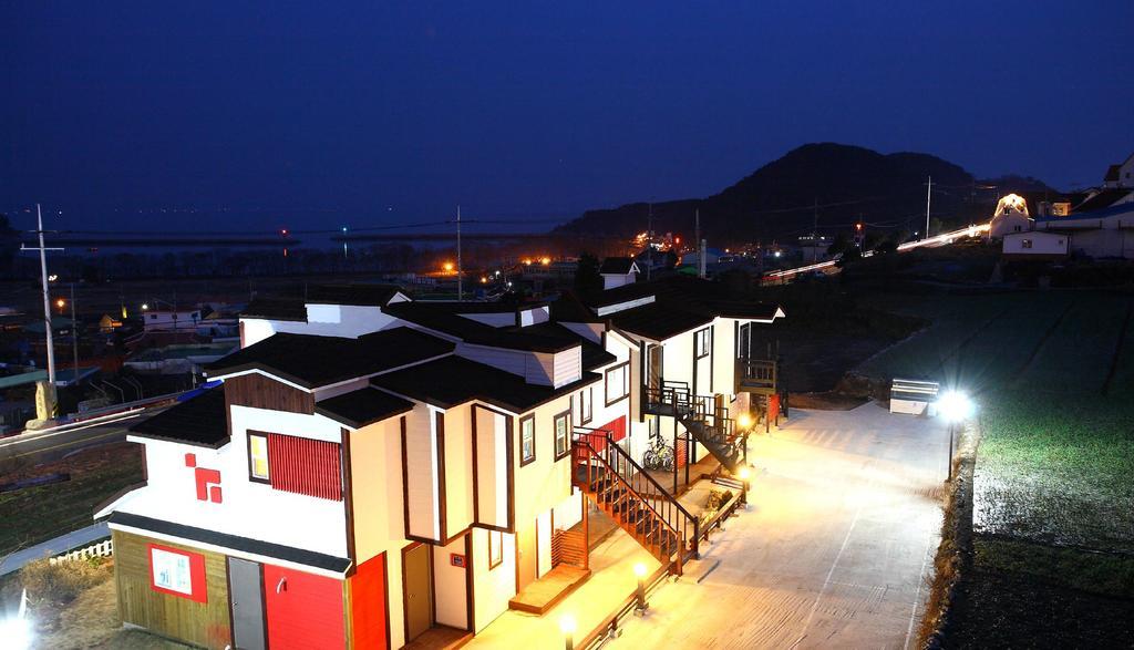 Bluesean Pension Namhae Exterior foto